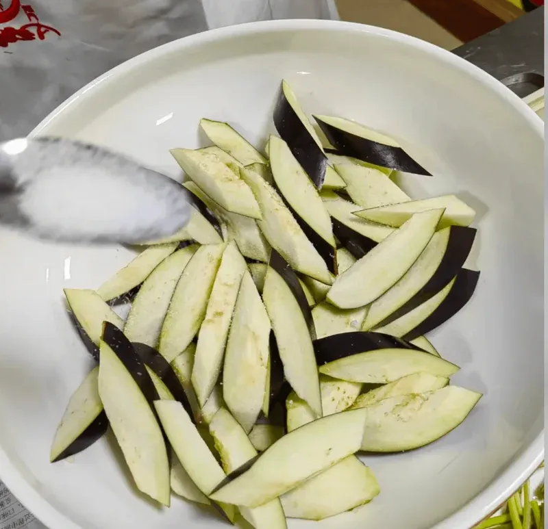 Salting Eggplant