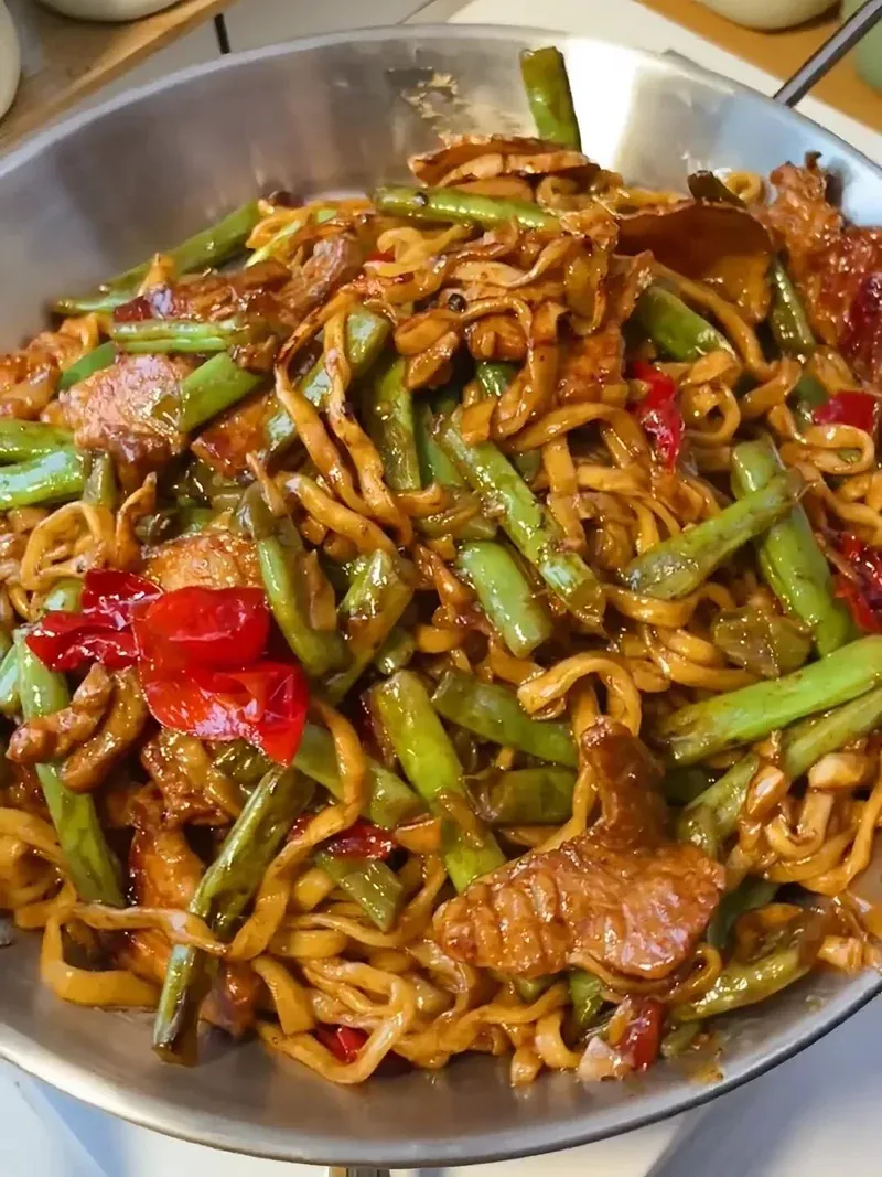 The Art of Henan Braised Noodles: A Culinary Heritage from Northern China