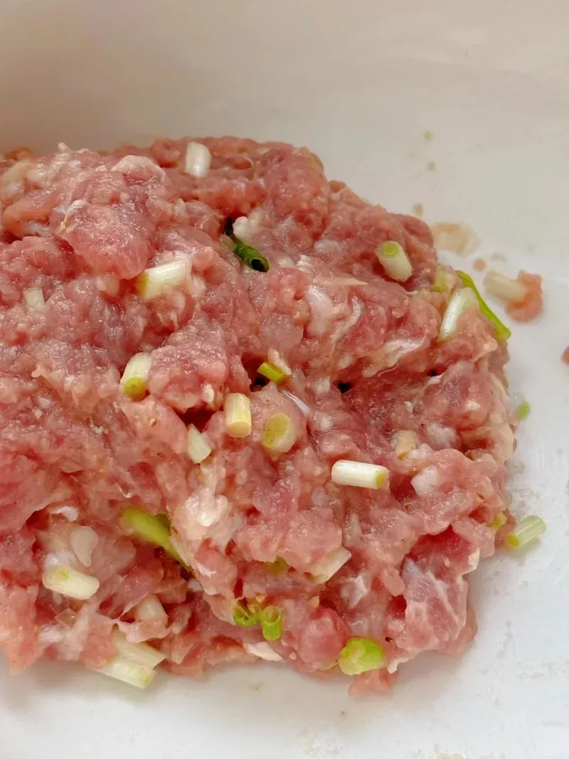 Mixing meat filling